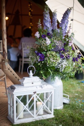 Real Wedding in a Tipi in the Surrey countryside. Images by Lian Hong Photography
