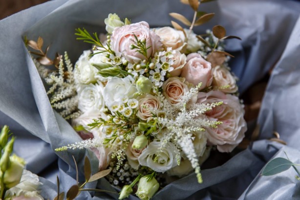 Ruby & Grace Wedding Flowers at Hedsor House. Image by Kerry Morgan Photography